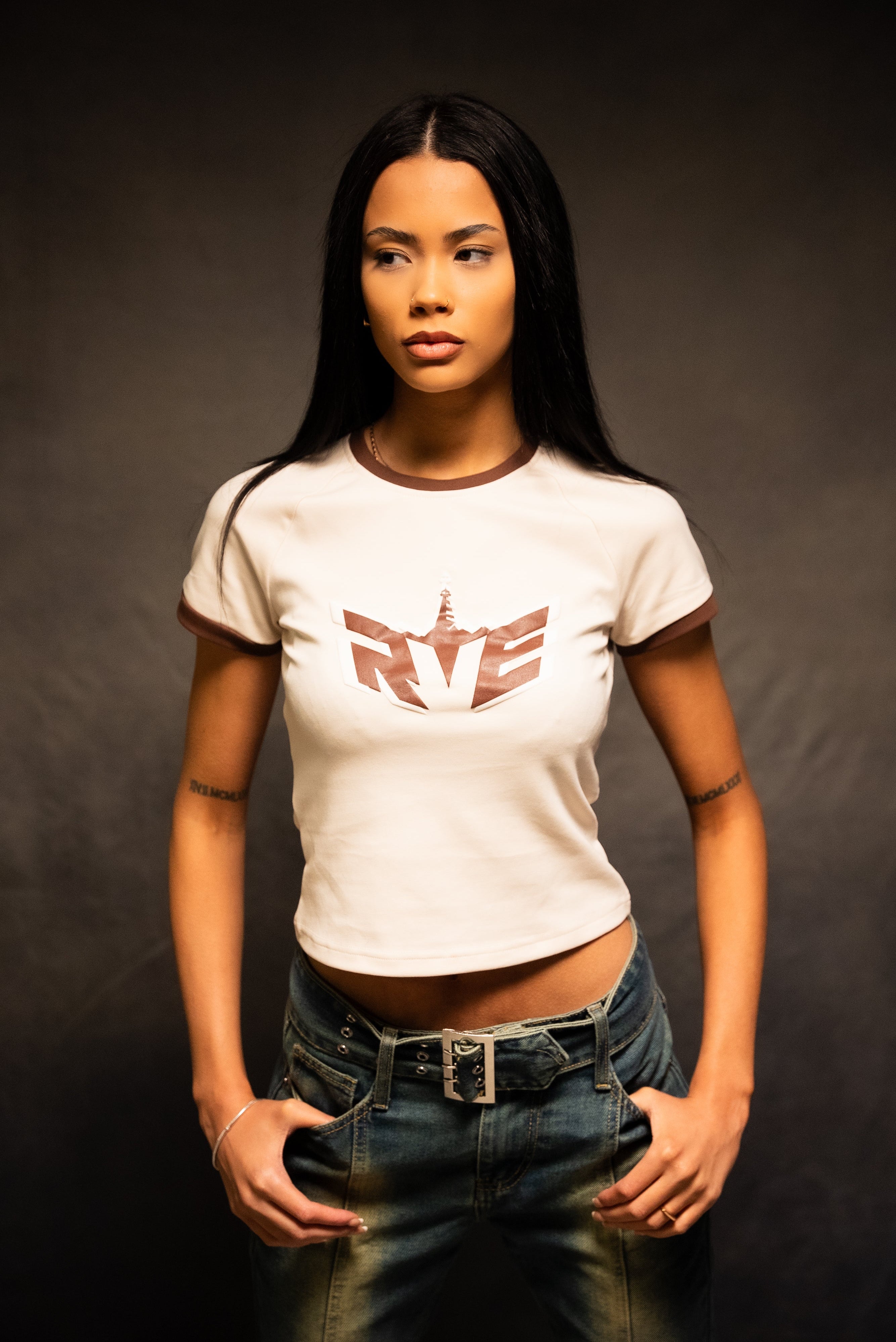 RVE CROP T-SHIRT - BEIGE/CHOCOLATE
